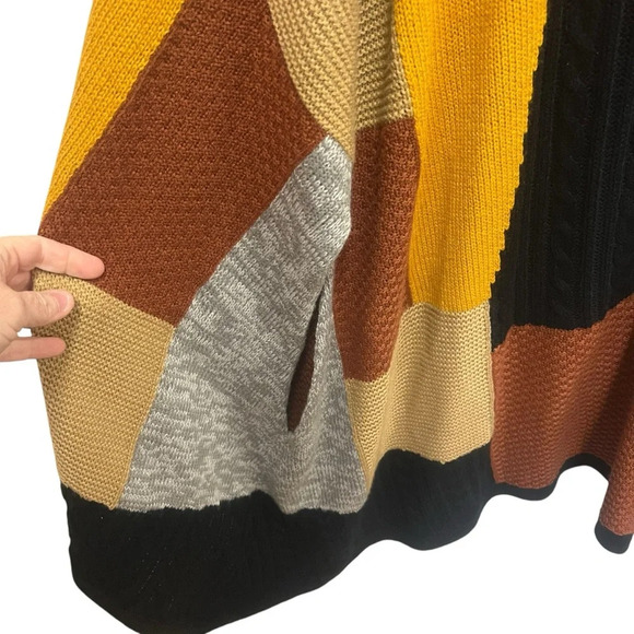 Hinge Patchwork Sweater Cape Poncho with Armholes one size - Picture 4 of 8